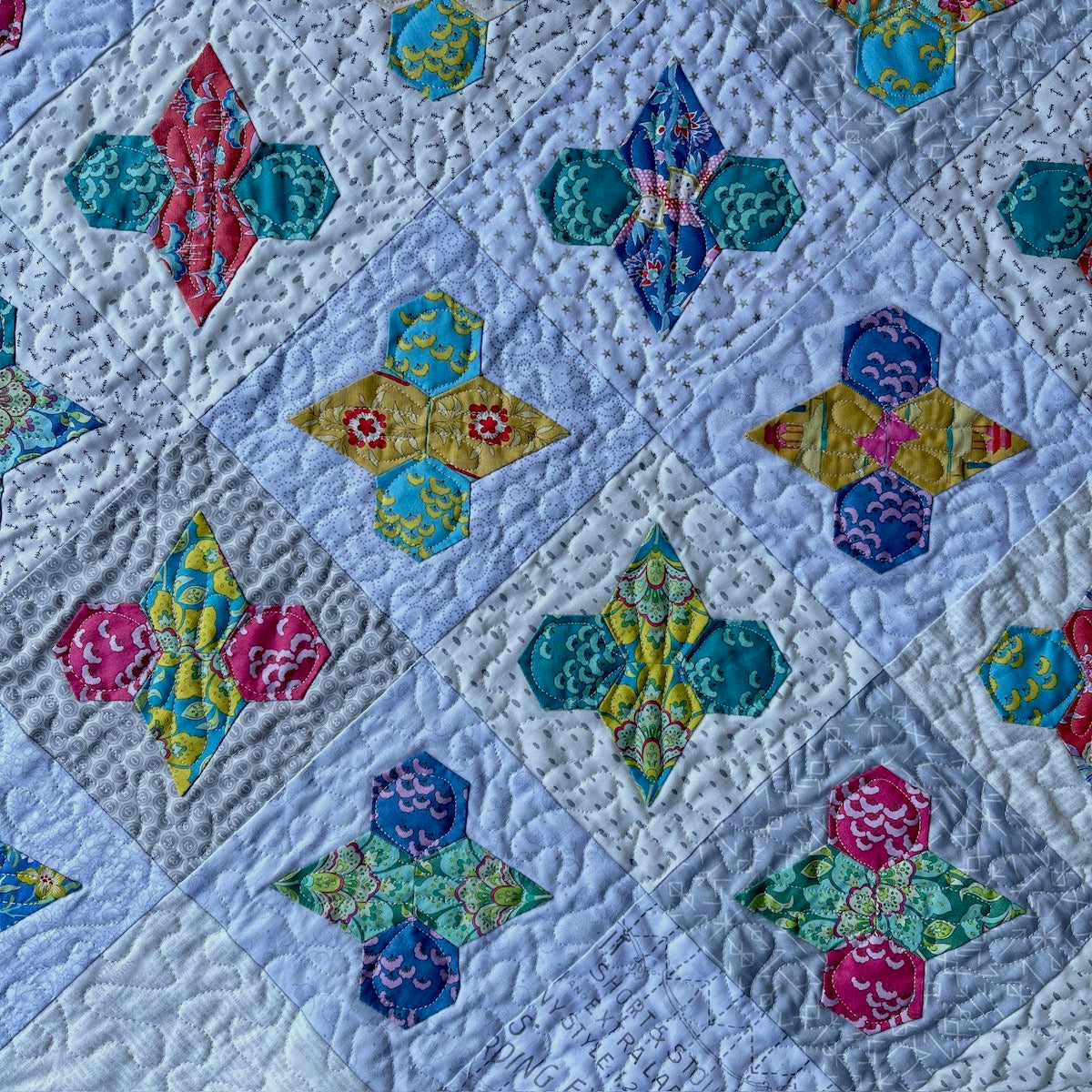 Let it Bee Quilt Closeup