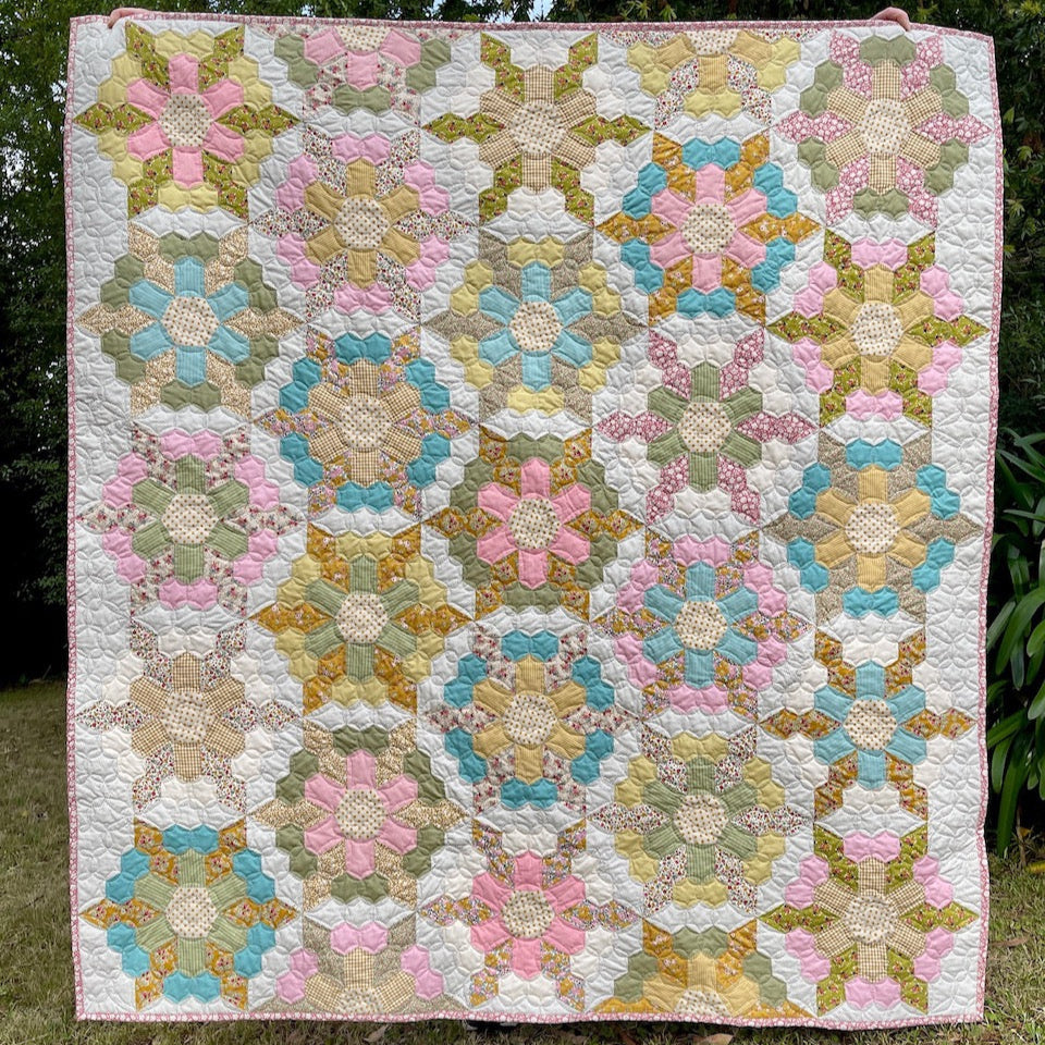 Spring Garden EPP Quilt - Paper Pattern – Broken River Quilts